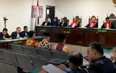Sidang Kasus Korupsi Rohidin Mersyah: Dugaan Gratifikasi Rp30,3 Miliar untuk Dana Kampanye. Foto: Mita/Siberbengkulu.co
